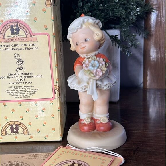 Memories of Yesterday Figurine  "I'm The girl For You" (Retired) - Picture 2 of 9